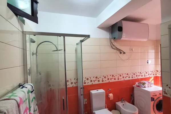 Shtepi me qera Apartament ne Tirane, 3+1, Mobilimi E mobiluar, Pagesa 1,100  Euro.