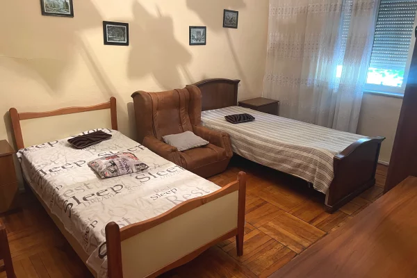 JEPET ME QIRA APARTAMENT 2+1 + BALLKON 21 DHJETORI