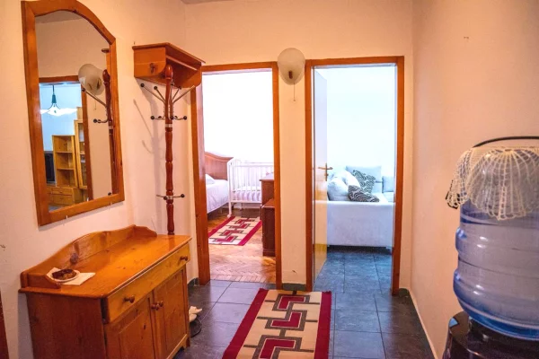 Shtepi me qera Apartament ne Tirane, 2+1, Mobilimi E mobiluar, Pagesa 60,000  Leke.