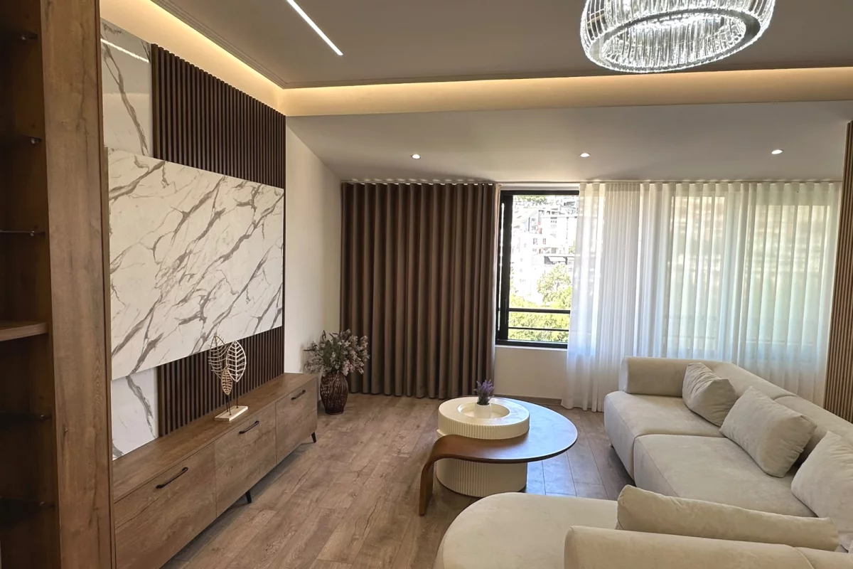 Shtepi ne shitje Apartament ne Tirane, 2+1, Mobilimi E mobiluar, Pagesa 2,550,000  Leke.