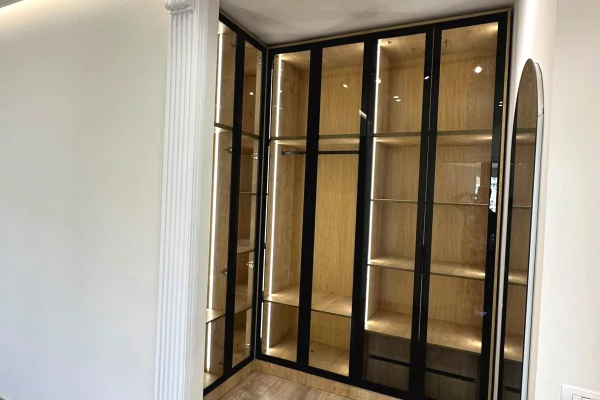 Shtepi ne shitje Apartament ne Tirane, 2+1, Mobilimi E mobiluar, Pagesa 2,550,000  Leke.