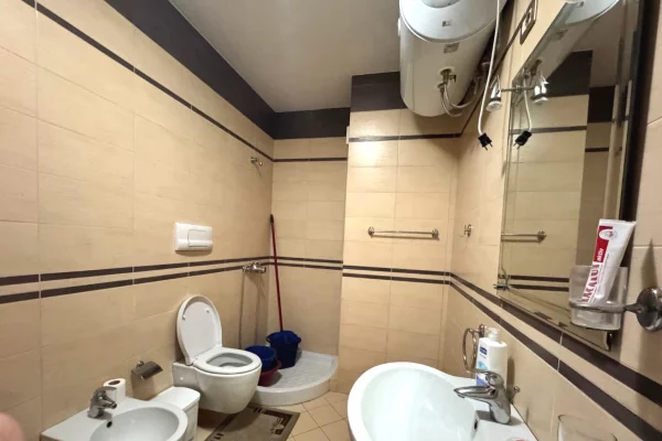Shtepi me qera Apartament ne Tirane, 2+1, Mobilimi E mobiluar, Pagesa 70,000  Leke.