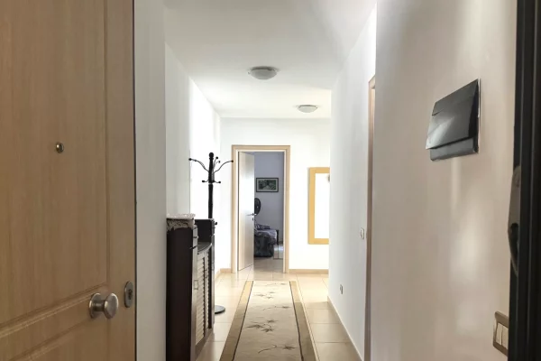 Shtepi me qera Apartament ne Tirane, 2+1, Mobilimi E mobiluar, Pagesa 70,000  Leke.