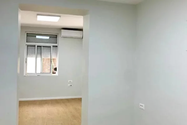 Jepet me qera  Ambient per zyra