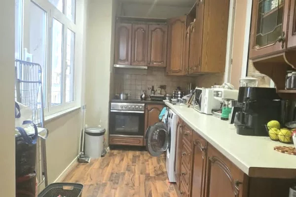 Shtepi ne shitje Apartament ne Tirane, 2+1, Mobilimi E mobiluar, Pagesa 23,900,000  Leke.