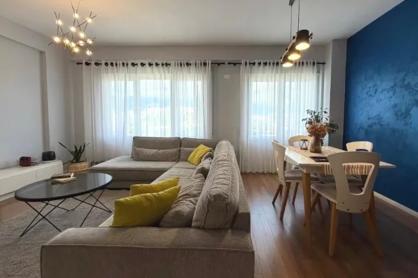 Shtepi me qera Apartament ne Tirane, 2+1, Mobilimi E mobiluar, Pagesa 1,200  Euro.