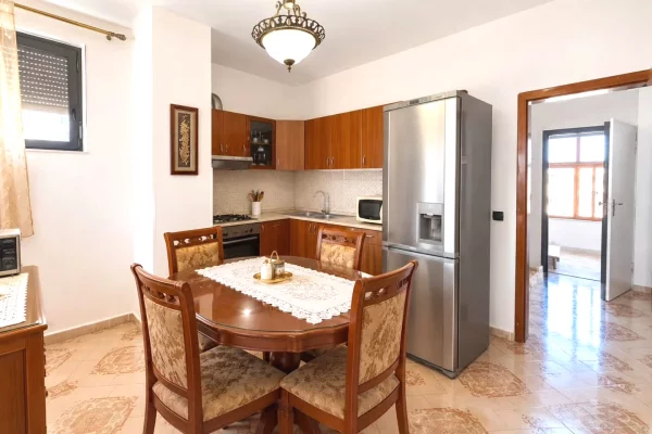 Shtepi ne shitje Apartament ne Tirane, 1+1, Mobilimi E mobiluar, Pagesa 9,200,000  Leke.