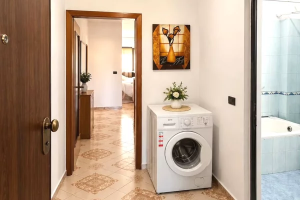 Shtepi ne shitje Apartament ne Tirane, 1+1, Mobilimi E mobiluar, Pagesa 9,200,000  Leke.