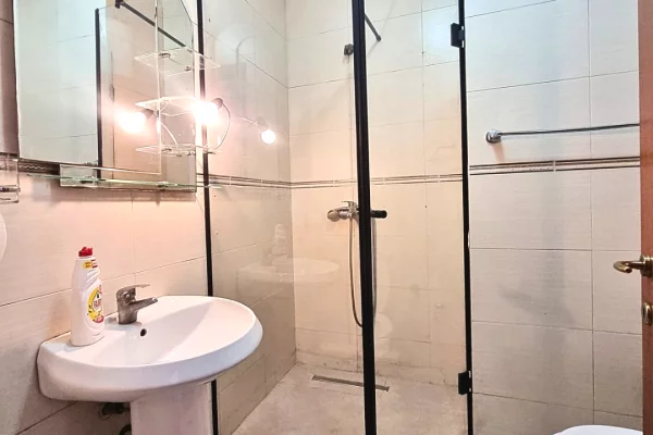 Shtepi ne shitje Apartament ne Tirane, 1+1, Mobilimi E mobiluar, Pagesa 15,900,000  Leke.