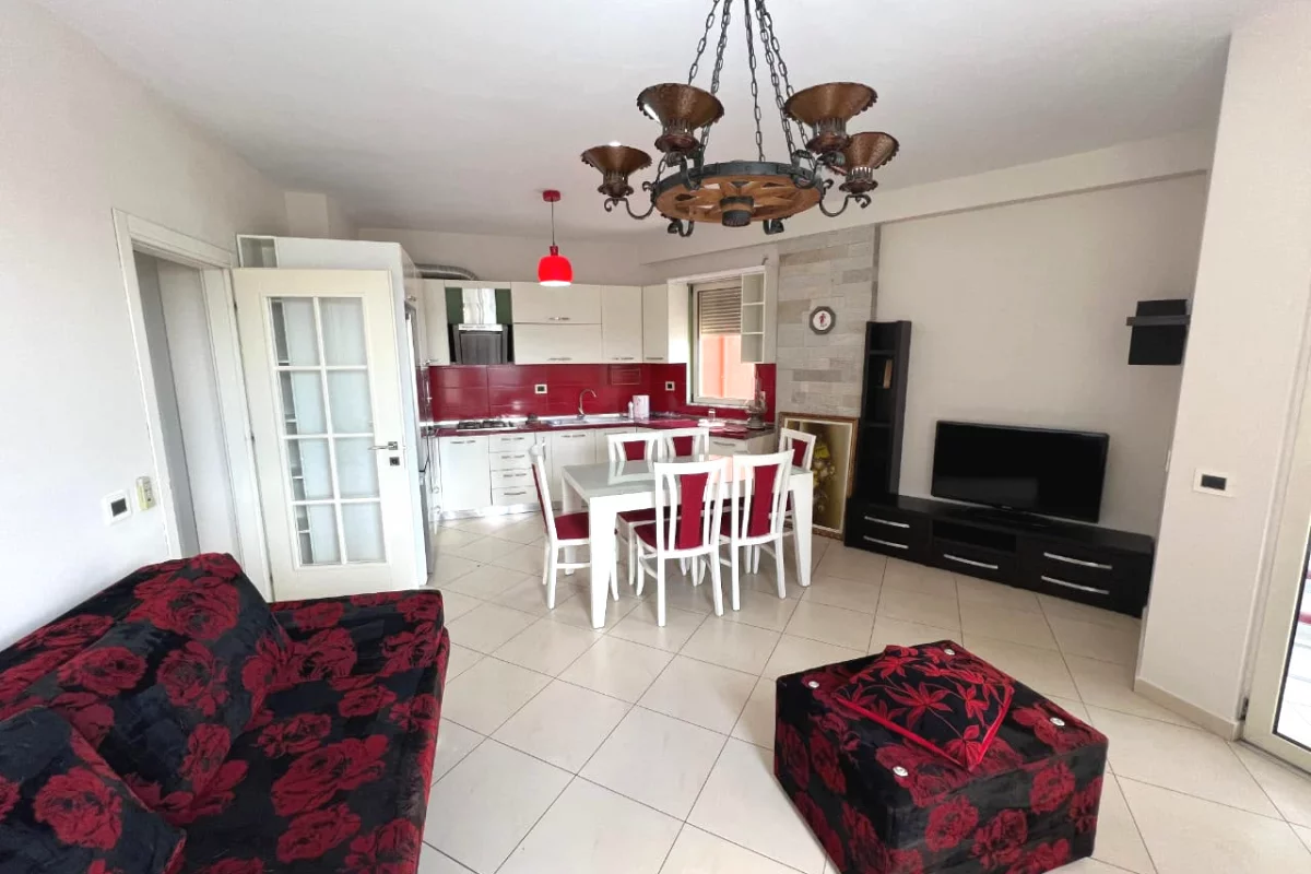 Shtepi ne shitje Apartament ne Tirane, 2+1, Mobilimi E mobiluar, Pagesa 185,000  Euro.