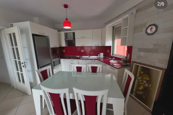 Shtepi ne shitje Apartament ne Tirane, 2+1, Mobilimi E mobiluar, Pagesa 185,000  Euro.