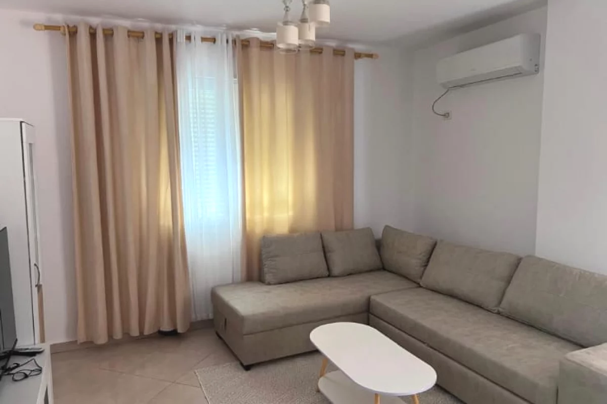 Shtepi ne shitje Apartament ne Tirane, 1+1, Mobilimi E mobiluar, Pagesa 9,300,000  Leke.