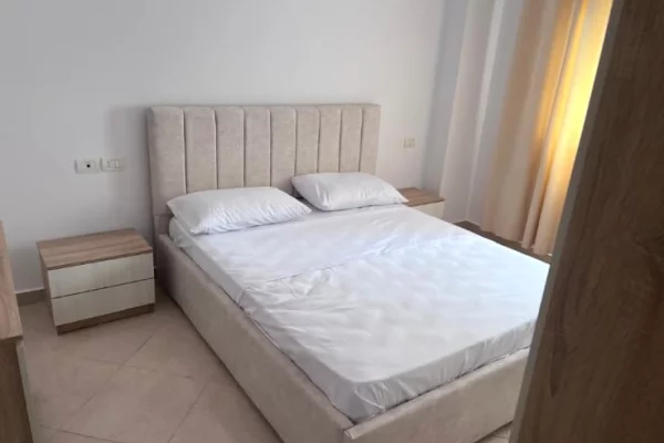 Shtepi ne shitje Apartament ne Tirane, 1+1, Mobilimi E mobiluar, Pagesa 9,300,000  Leke.