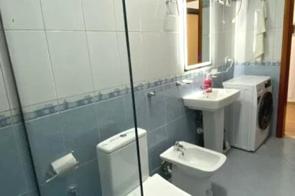 Shtepi ne shitje Apartament ne Tirane, 1+1, Mobilimi E mobiluar, Pagesa 9,300,000  Leke.