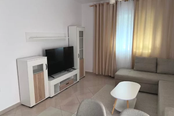 Shtepi ne shitje Apartament ne Tirane, 1+1, Mobilimi E mobiluar, Pagesa 9,300,000  Leke.