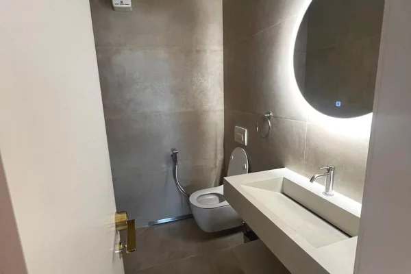 Shtepi ne shitje Apartament ne Tirane, 2+1, Mobilimi E mobiluar, Pagesa 450,000  Euro.