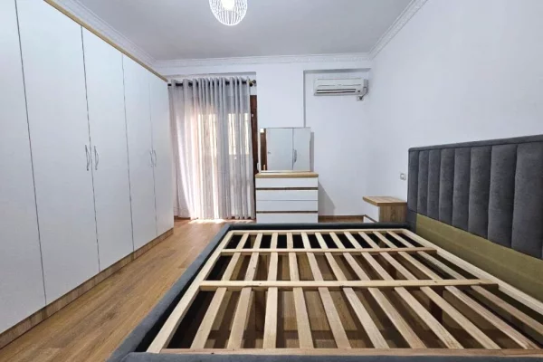 Shtepi ne shitje Apartament ne Tirane, 1+1, Mobilimi E mobiluar, Pagesa 17,200,000  Leke.