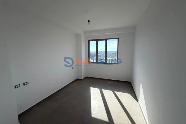 Shtepi ne shitje Apartament ne Tirane, 1+1, Mobilimi Bosh, pa mobiluar, Pagesa 10,700,000  Leke.