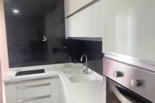Shtepi ne shitje Apartament ne Tirane, 2+1, Mobilimi E mobiluar, Pagesa 15,000,000  Leke.