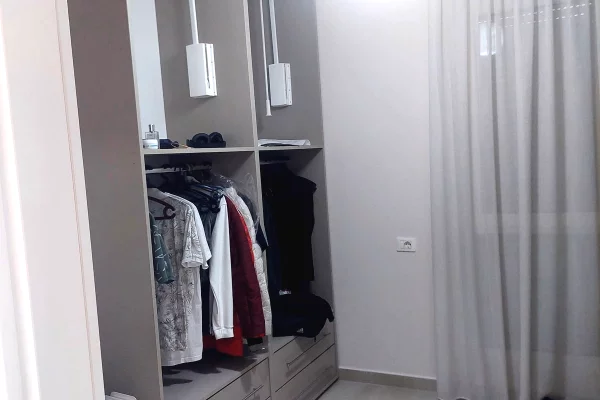 Shtepi ne shitje Apartament ne Tirane, 3+1, Mobilimi E mobiluar, Pagesa 205,700  Euro.