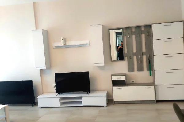 Shtepi ne shitje Apartament ne Tirane, 3+1, Mobilimi E mobiluar, Pagesa 205,700  Euro.