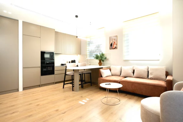 Casa in affitto 1+1 a Tirana - 1,500 Euro