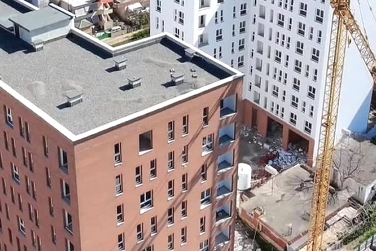 Shtepi ne shitje Apartament ne Tirane, 2+1, Mobilimi Bosh, pa mobiluar, Pagesa 16,500,000  Leke.