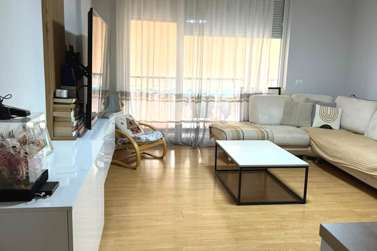 Shtepi me qera Apartament ne Tirane, 2+1, Mobilimi E mobiluar, Pagesa 85,000  Leke.