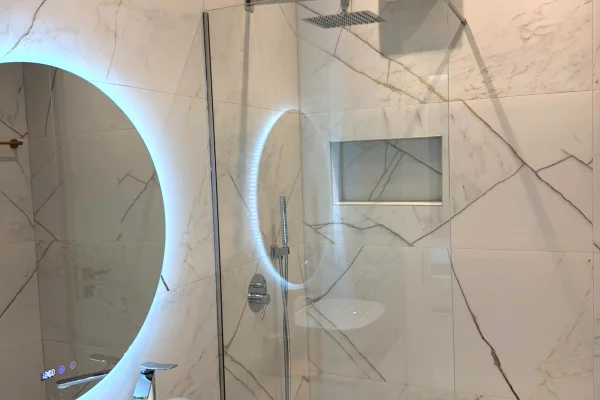 Shtepi me qera Apartament ne Tirane, 2+1, Mobilimi E mobiluar, Pagesa 80,000  Leke.