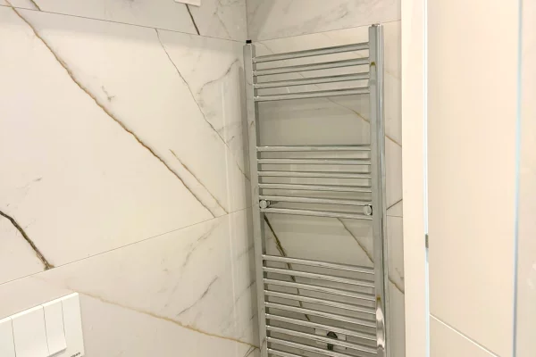 Shtepi me qera Apartament ne Tirane, 2+1, Mobilimi E mobiluar, Pagesa 80,000  Leke.