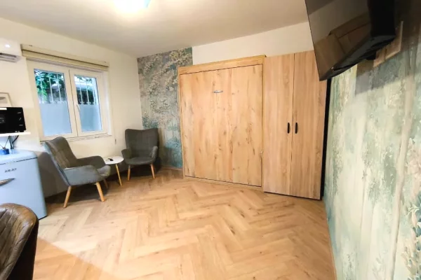 Shtepi me qera Apartament ne Tirane, Garsoniere, Mobilimi E mobiluar, Pagesa 40,000  Leke.