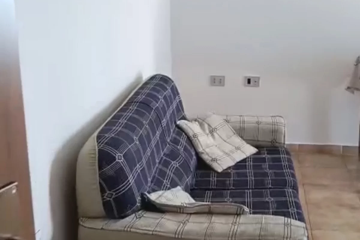 Shtepi me qera Apartament ne Tirane, 2+1, Mobilimi E mobiluar, Pagesa 50,000  Leke.