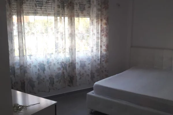 Shtepi me qera Apartament ne Tirane, 1+1, Mobilimi E mobiluar, Pagesa 400  Euro.