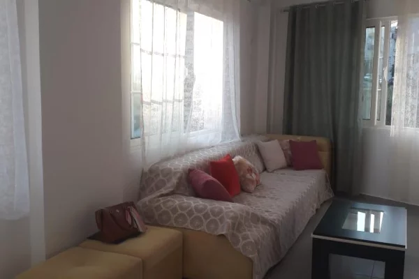 Shtepi me qera Apartament ne Tirane, 1+1, Mobilimi E mobiluar, Pagesa 400  Euro.
