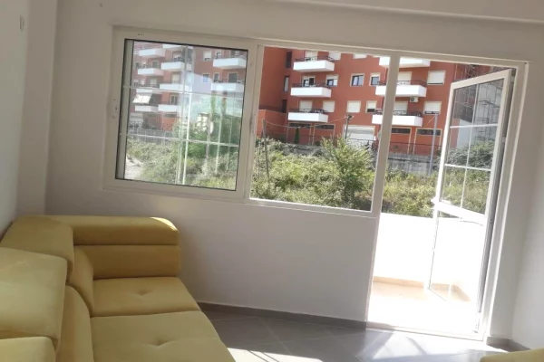 Shtepi me qera Apartament ne Tirane, 1+1, Mobilimi E mobiluar, Pagesa 400  Euro.