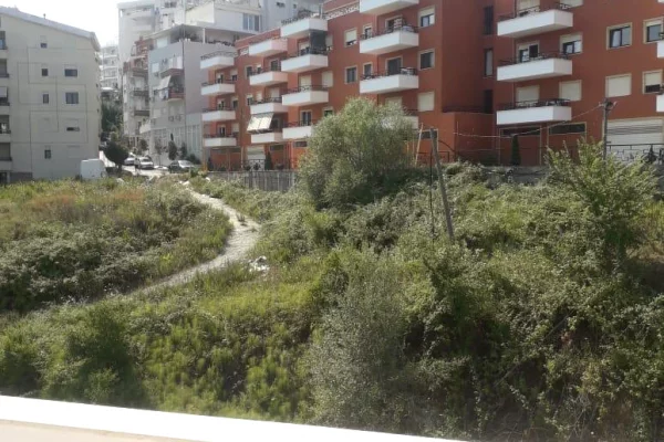 Shtepi me qera Apartament ne Tirane, 1+1, Mobilimi E mobiluar, Pagesa 400  Euro.