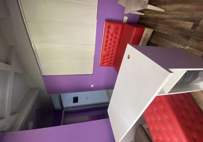 Ambient biznesi me qera 3+1 ne Tirane - 20,000 Leke