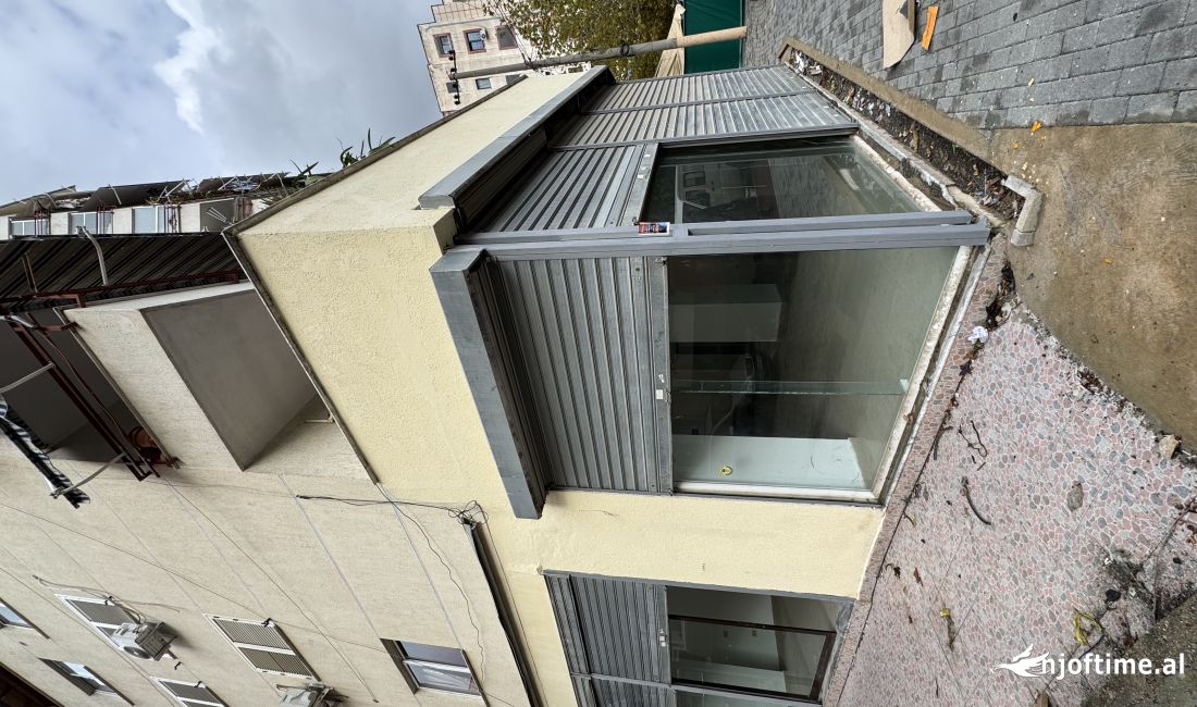 Ambjent biznesi me qera ne yzberisht prane Nela6, Cmimi 800 Euro