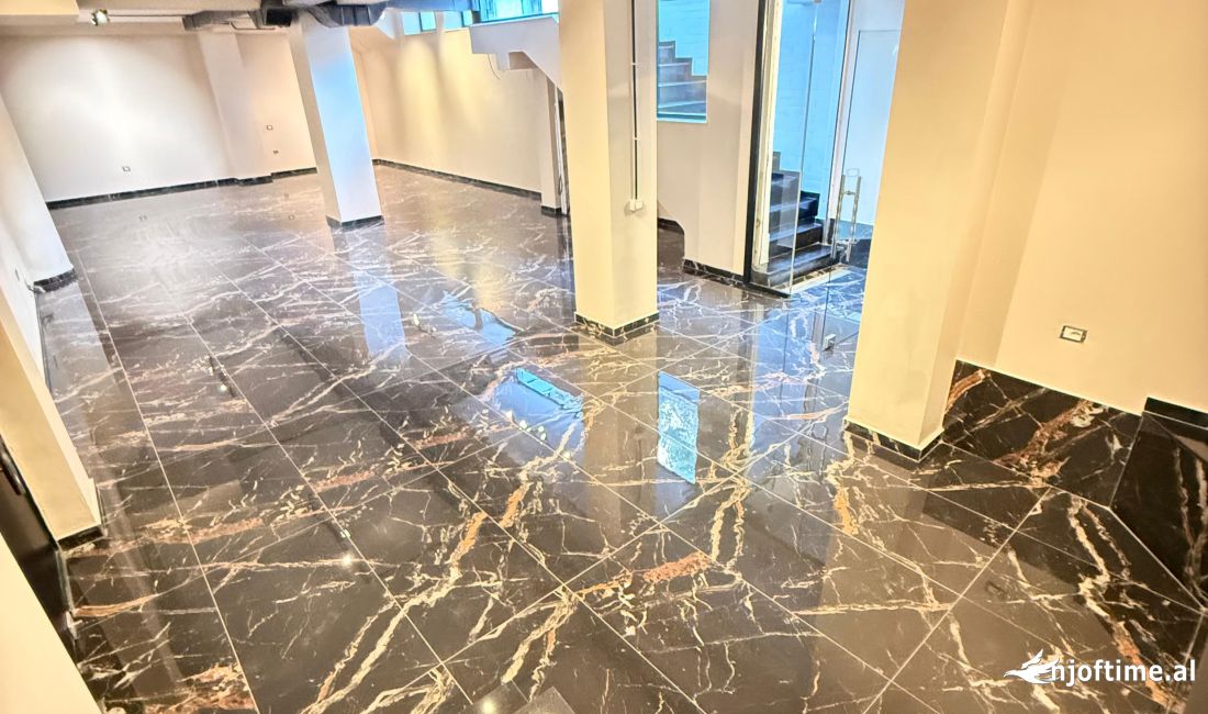 Ambjent biznesi ne shitje tek 21 dhjetori, cmimi 236000 euro