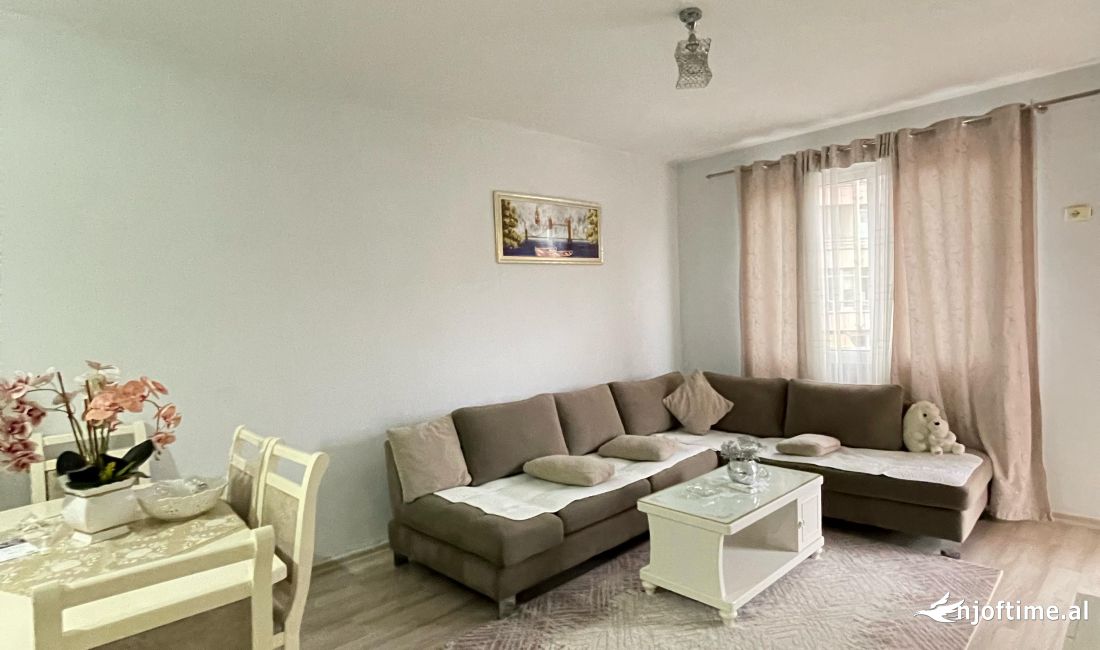 Appartamento in vendita a Tirana 1+1, Arredato