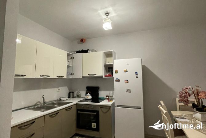 Appartamento in vendita a Tirana 1+1, Arredato