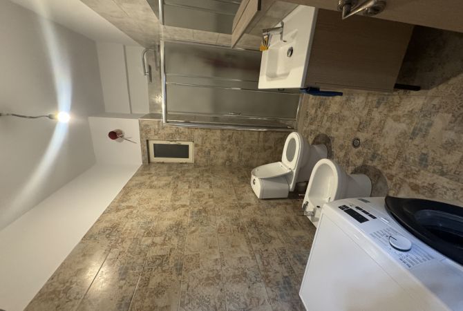 Shtepi me qera Apartament ne Tirane, 2+1, Mobilimi E mobiluar, Pagesa 500  Euro.
