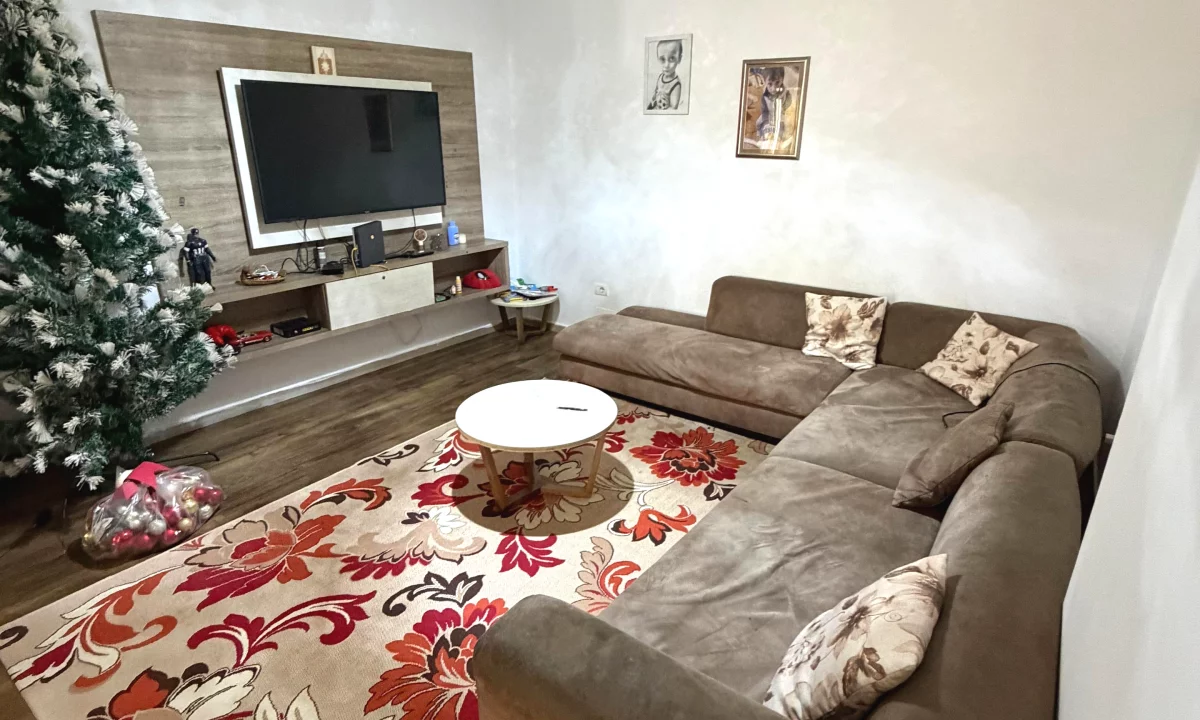 Appartamento in vendita a Tirana 2+1, Arredato