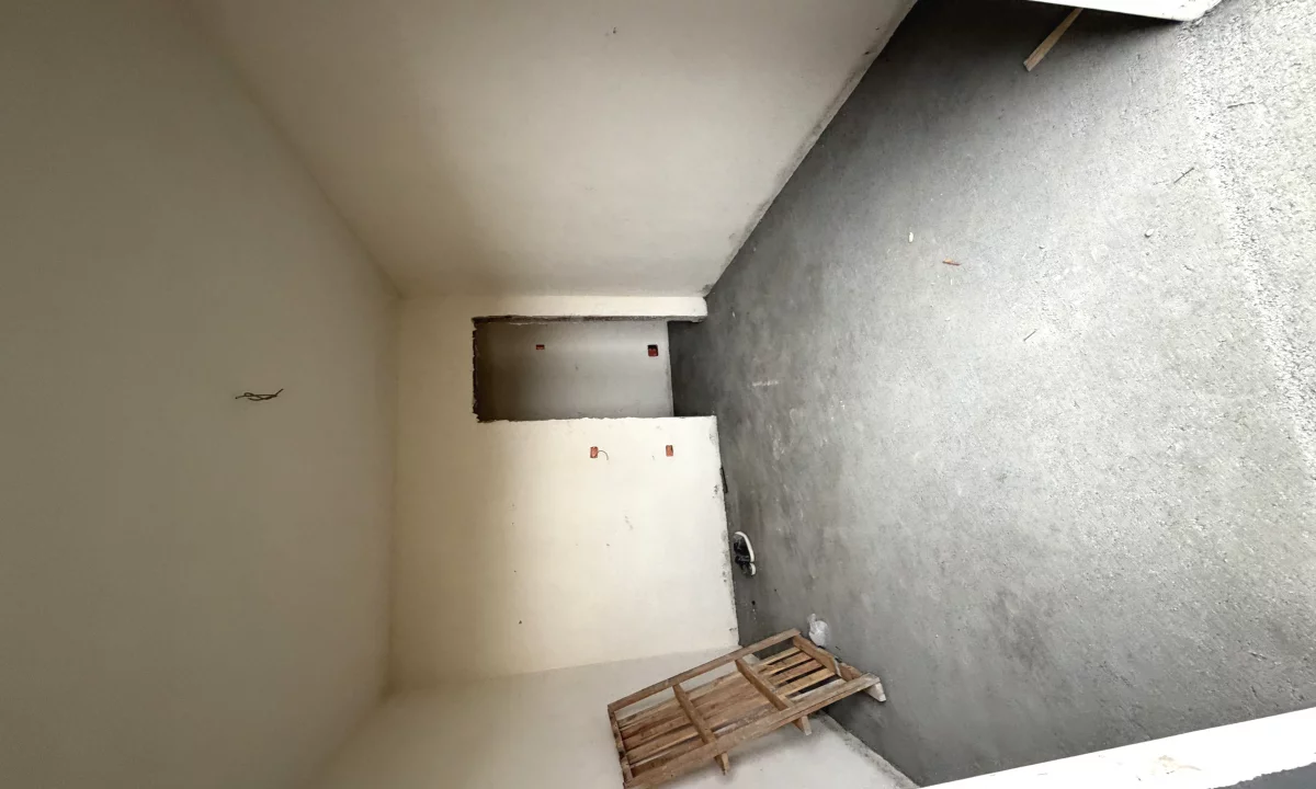 Appartamento in vendita a Tirana 2+1, Vuoto