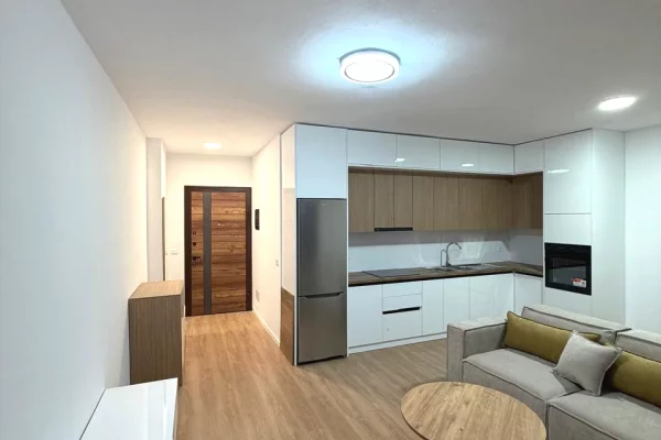 Appartamento in affitto a Tirana 2+1, Arredato