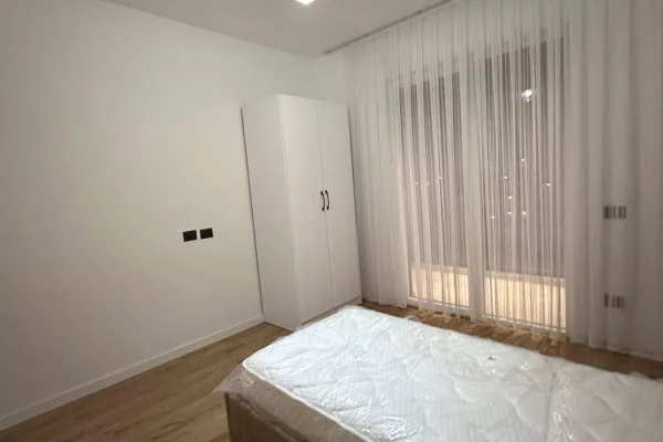 Shtepi me qera Apartament ne Tirane, 2+1, Mobilimi E mobiluar, Pagesa 60,000  Leke.