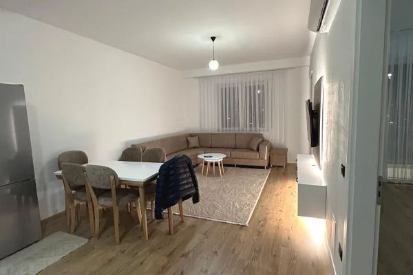 Shtepi me qera Apartament ne Tirane, 2+1, Mobilimi E mobiluar, Pagesa 60,000  Leke.