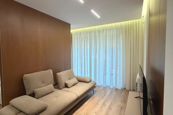 🔥 Apartament Open-Space 1+1 me Qira tek Ish Fusha e Aviacionit 🏡✨
