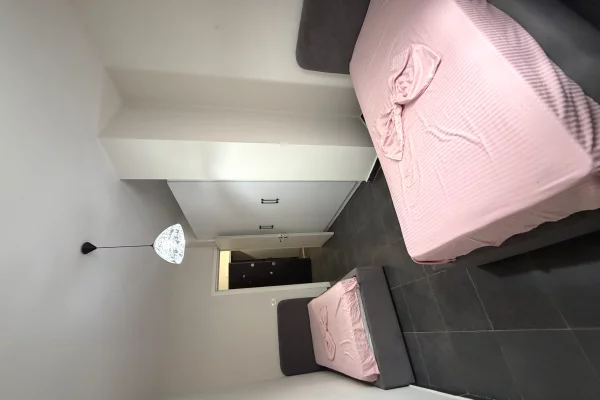 Shtepi ne shitje Apartament ne Tirane, 2+1, Mobilimi E mobiluar, Pagesa 115,000  Euro.