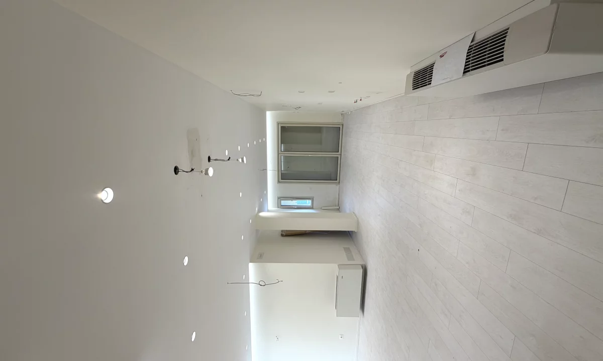 Shtepi ne shitje Apartament ne Tirane, 3+1, Mobilimi Bosh, pa mobiluar, Pagesa 180,000  Euro.